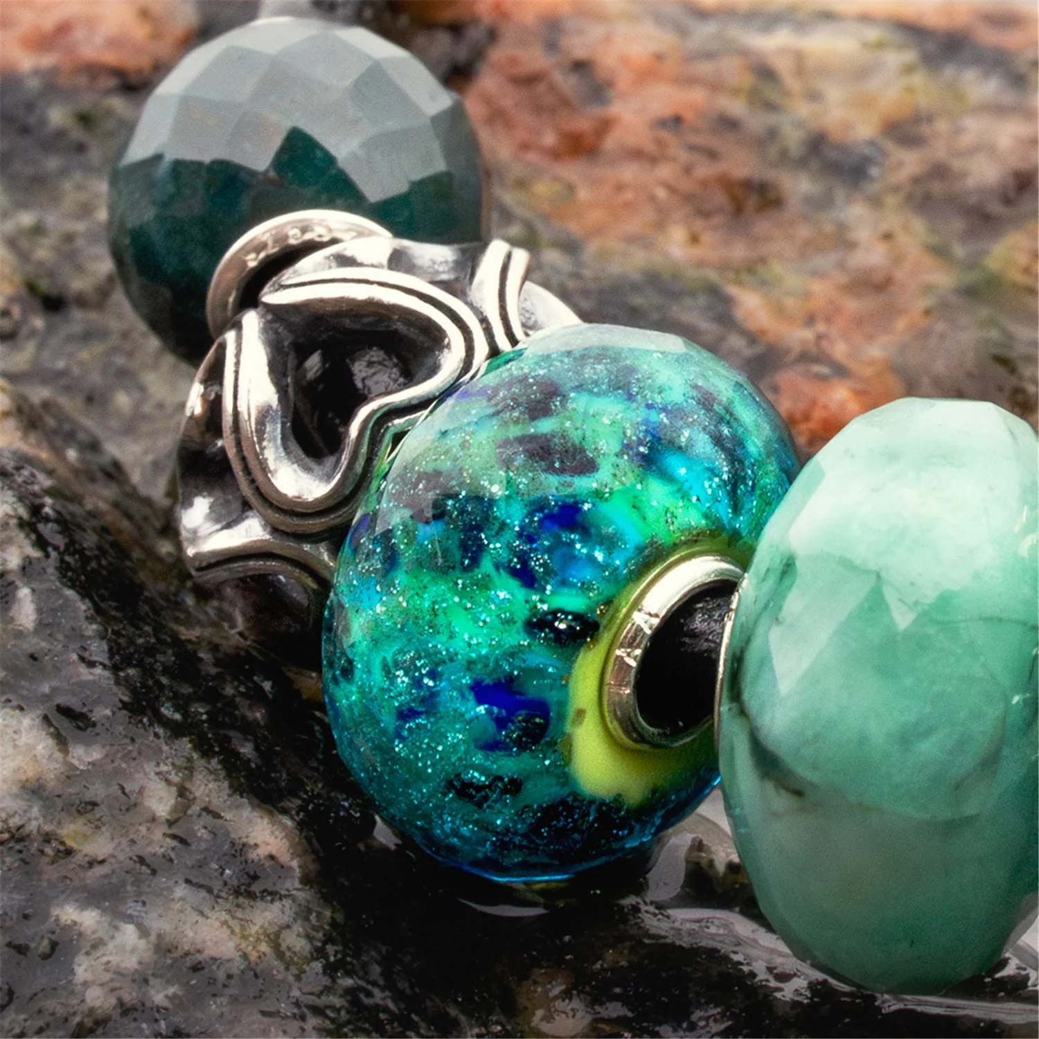 Emerald Moments Bead - Image 4