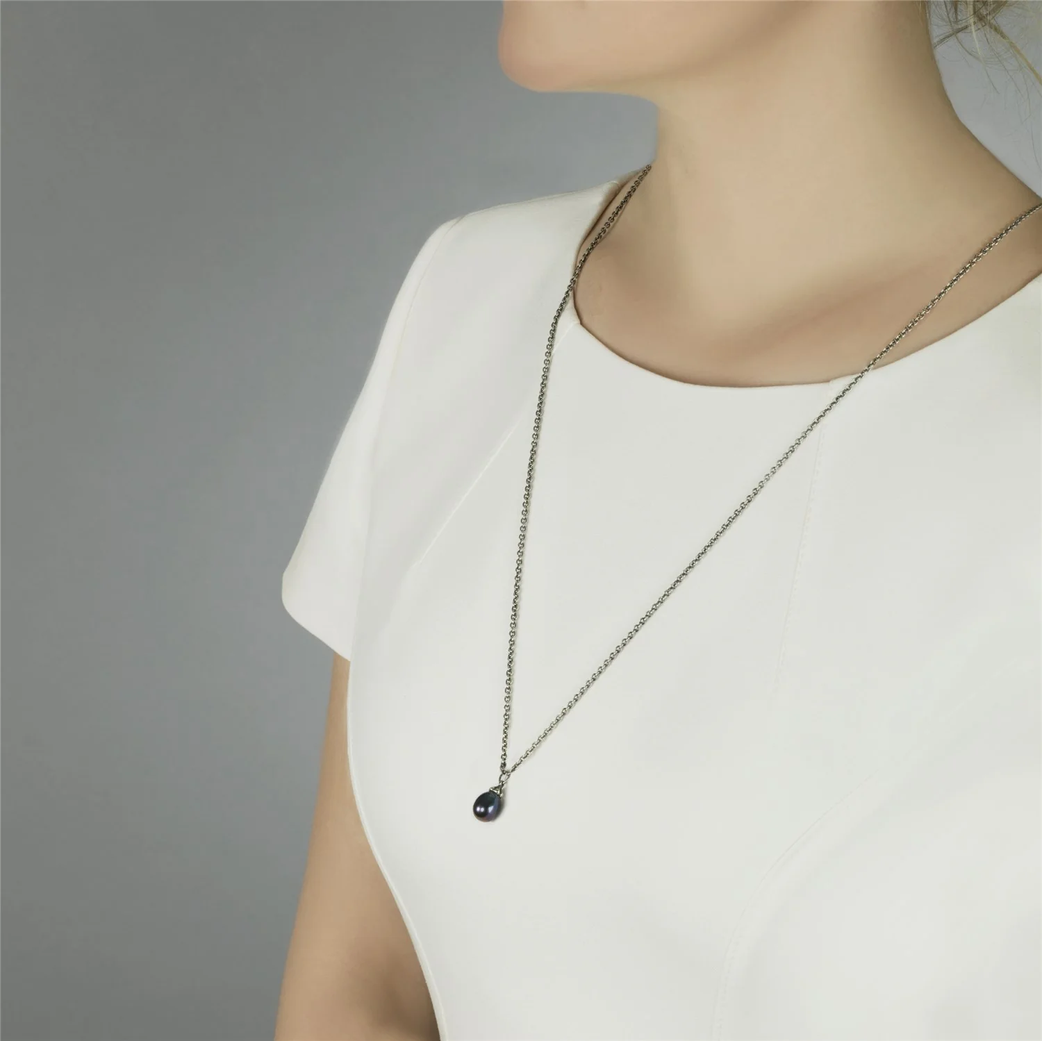 Fantasy Necklace with Peacock Pearl - Image 10