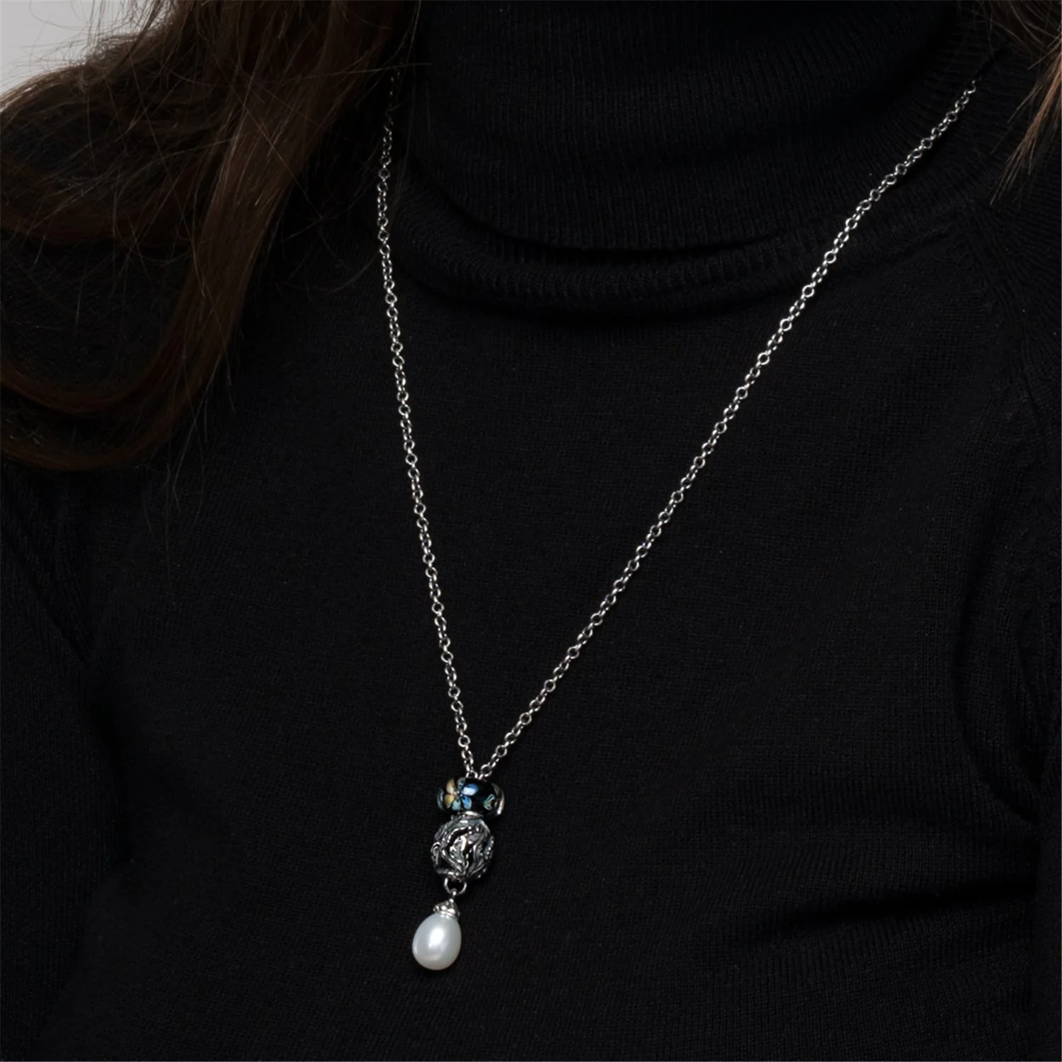 Fantasy Necklace With White Pearl - Image 11