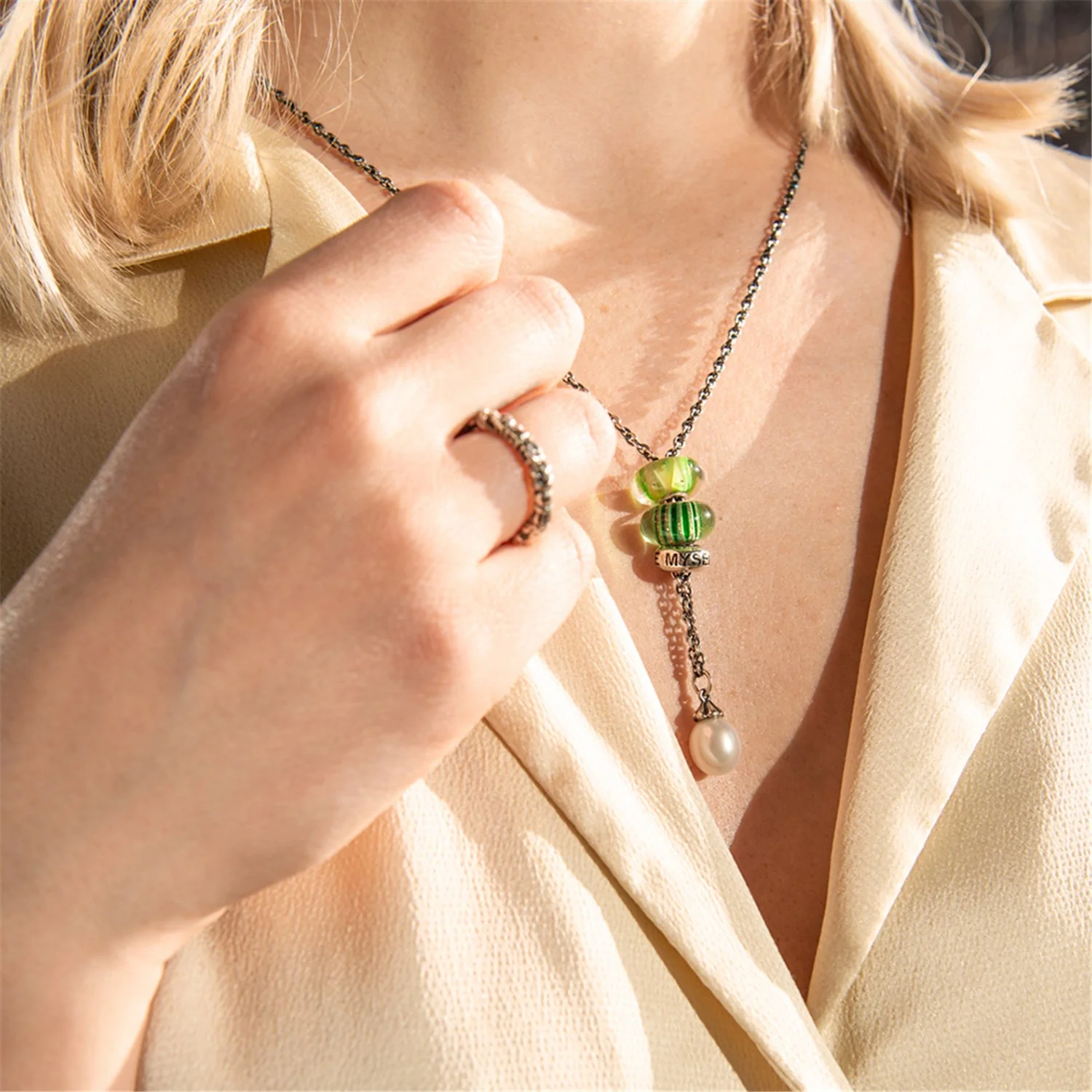Fantasy Necklace With White Pearl - Image 8