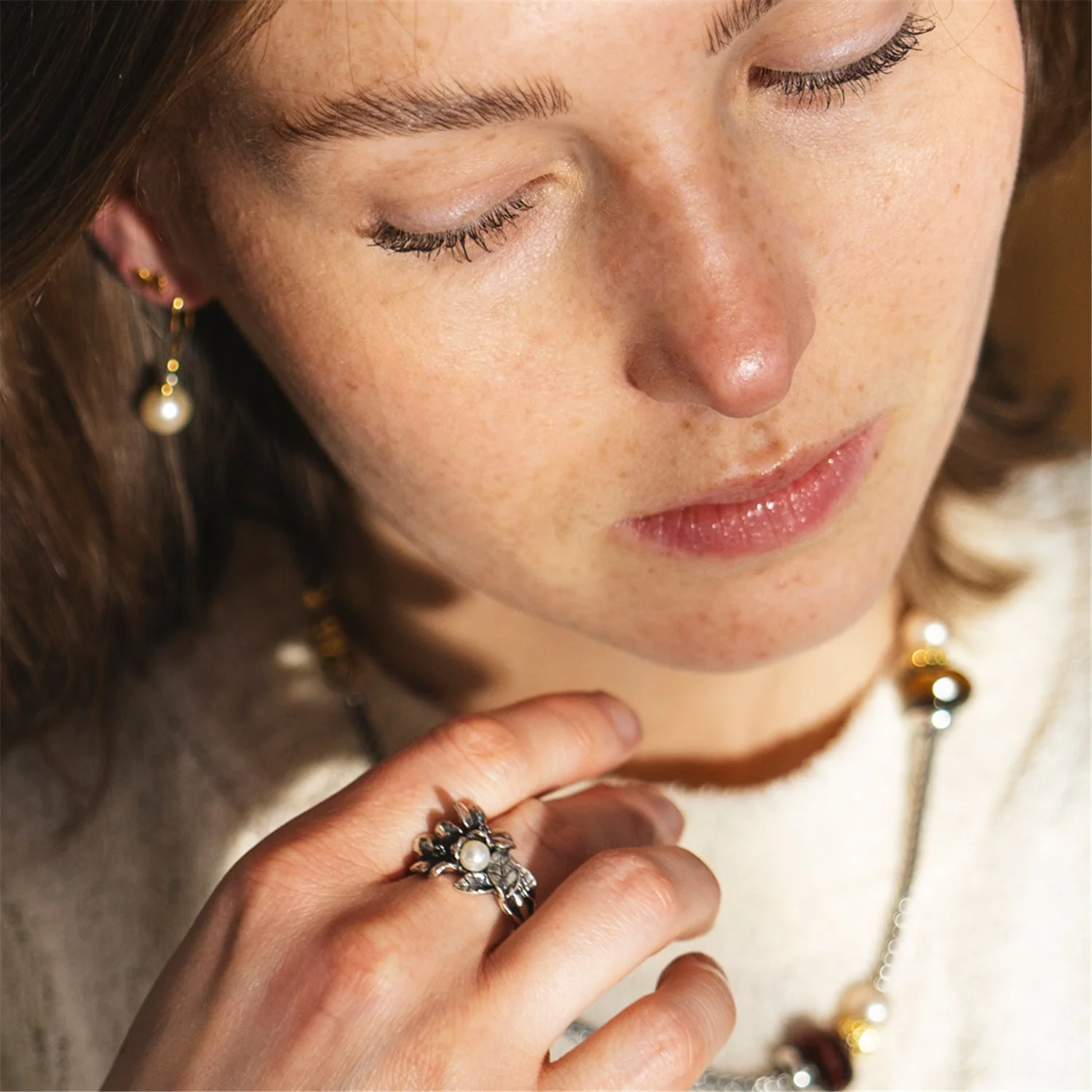 Hawthorn With Pearl Ring - Image 7