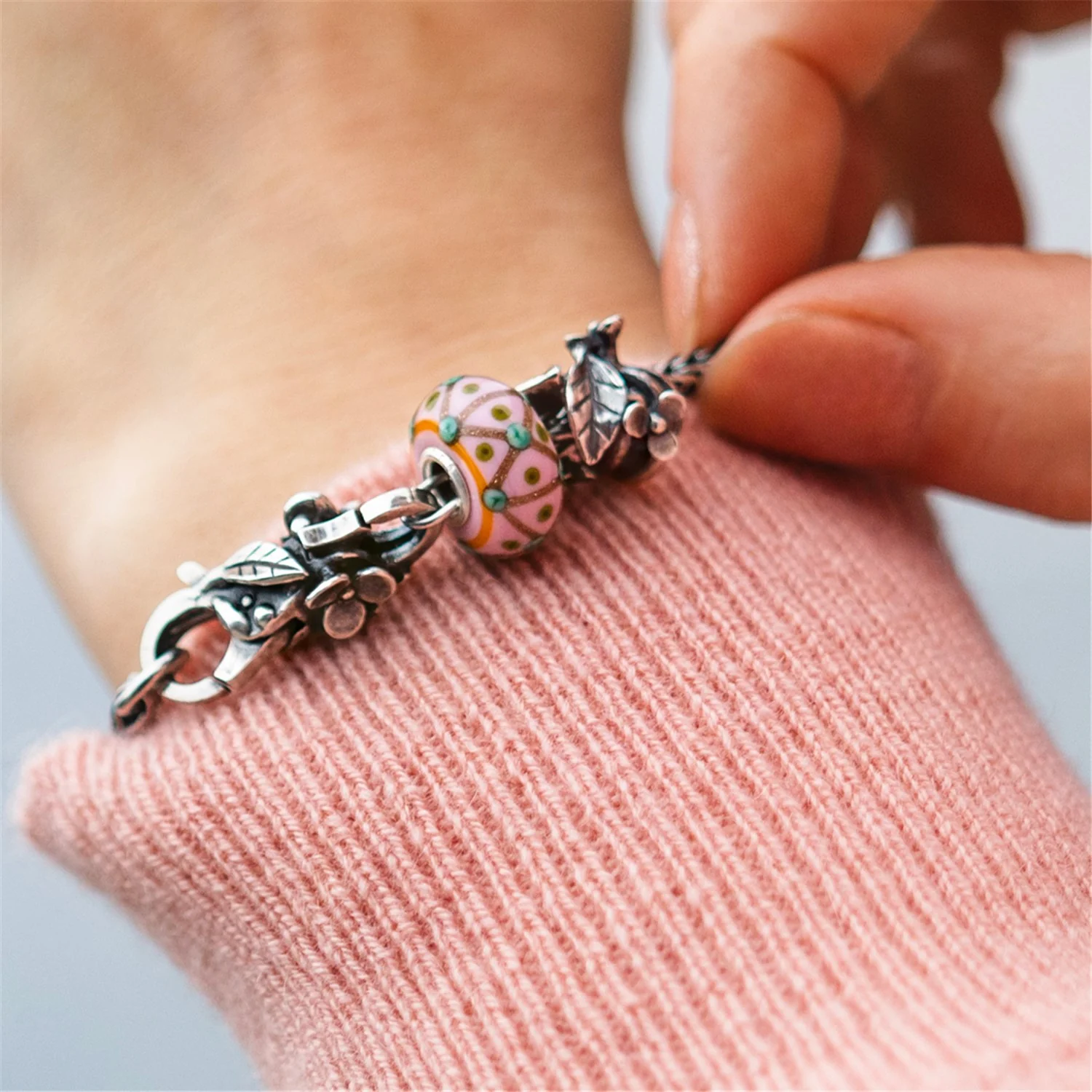 Lakeside Bloom Bead - Image 3