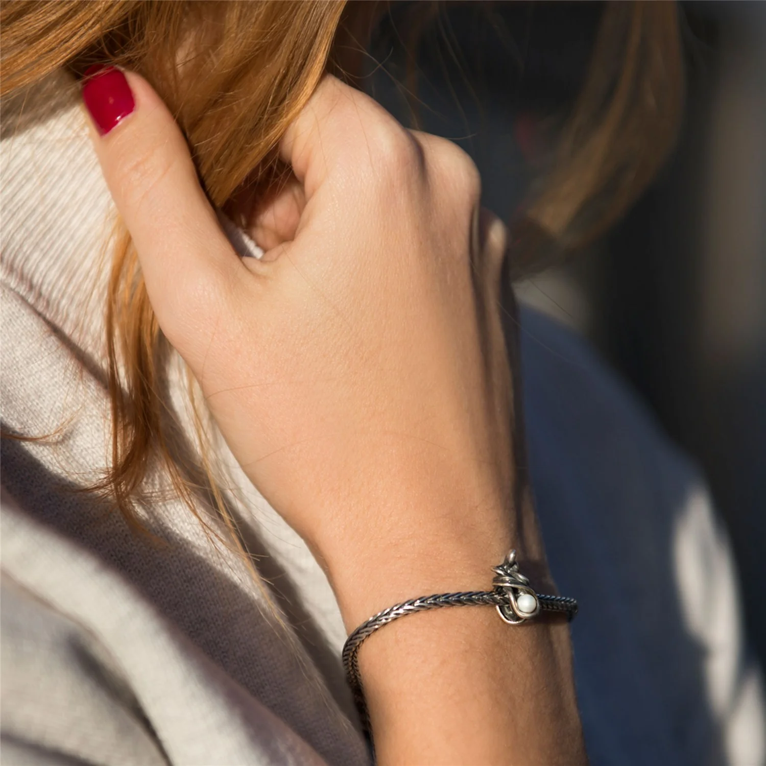 Snowdrop of January Bracelet - Image 4