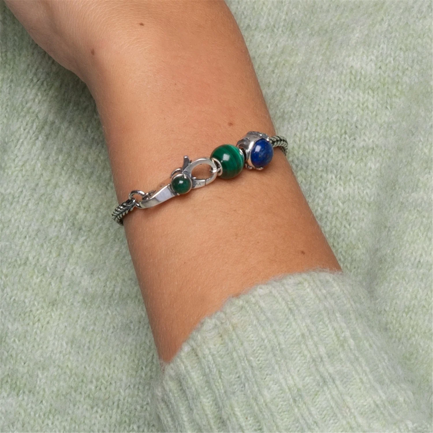 White & Green Clasp - Image 3